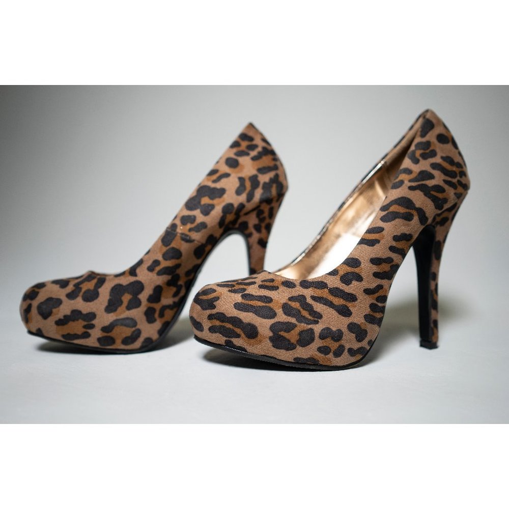 SIZE 7 ANIMAL HIGH HEELS